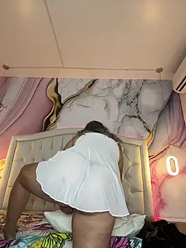 Lucy Milf 474 online show from April 18, 7:07 pm