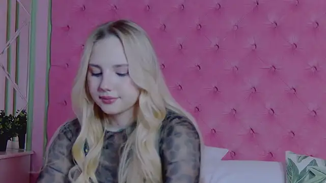 Sky Cutie online show from March 6, 5:02 am