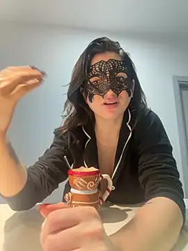 0gece0 online show from February 3, 9:47 am