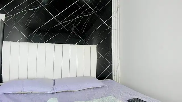 Snapshot of shirley_hott chatting on October 1, 3:06 pm shirley hott online show from October 1, 3:06 pm