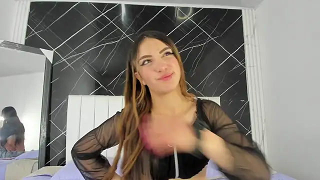 Snapshot of shirley_hott chatting on September 17, 1:31 pm shirley hott online show from September 17, 1:31 pm
