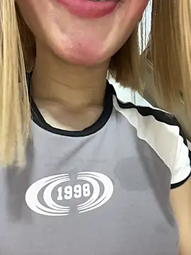 SweetBunnyGF online show from February 22, 10:10 pm