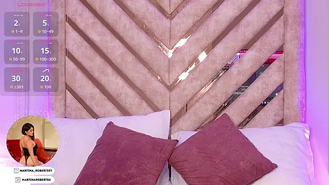 Martina-Roberts- online show from April 14, 5:29 am