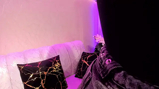 MadisonTylor online show from October 21, 1:48 pm