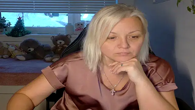 Linsy Kim online show from February 15, 4:28 pm