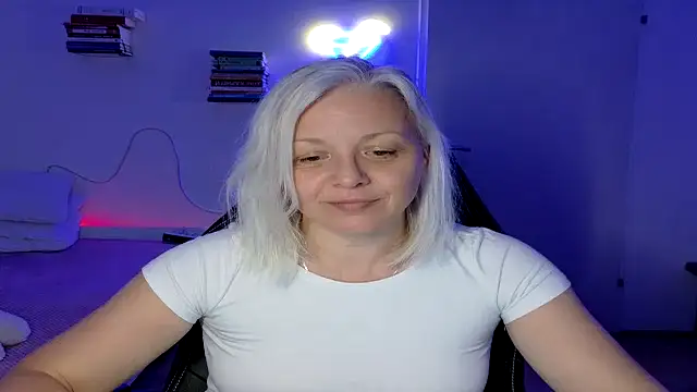 Linsy Kim online show from April 16, 8:08 pm