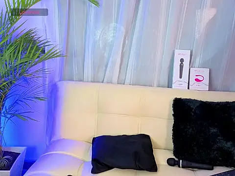 Snapshot of Adamsniki chatting on September 19, 2:10 am Adamsniki online show from September 19, 2:10 am