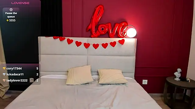 Jennifer Munoz online show from March 9, 2:15 am