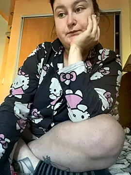 Snapshot of DazzzlingDame chatting on October 18, 11:35 am DazzzlingDame online show from October 18, 11:35 am