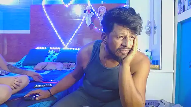 dulcelatin21 online show from January 15, 11:22 pm