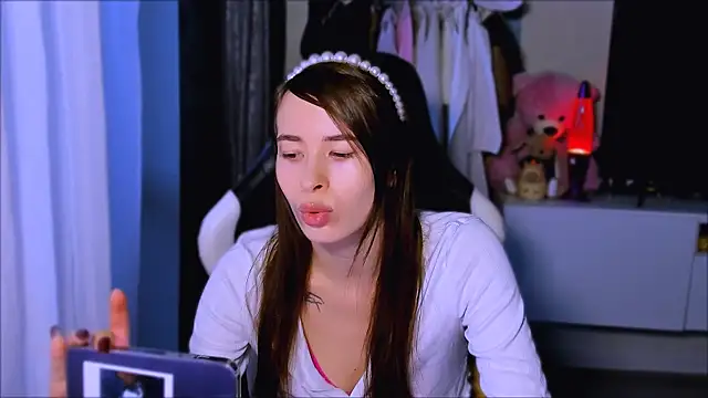 ZoyaMill online show from October 15, 4:59 am