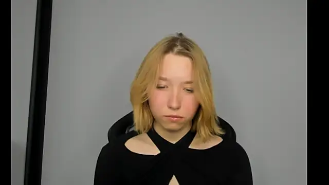Snapshot of Agatha_May chatting on October 14, 11:13 am Agatha May online show from October 14, 11:13 am