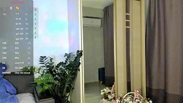 SaraShine  online show from September 26, 8:50 pm