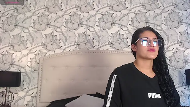 Luna Noire1 online show from April 18, 3:53 am