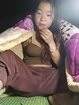 lylylove online show from November 4, 11:43 pm