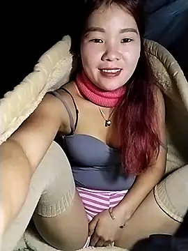 lylylove online show from December 21, 5:33 am