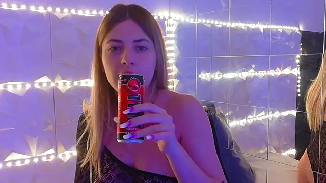 Aishha  online show from November 12, 6:11 am