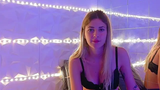 Aishha  online show from September 17, 5:38 am