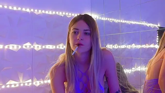 Aishha  online show from November 3, 6:06 am