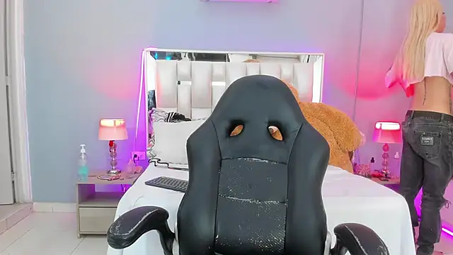 Darlyn tenderhot   online show from October 18, 6:49 am