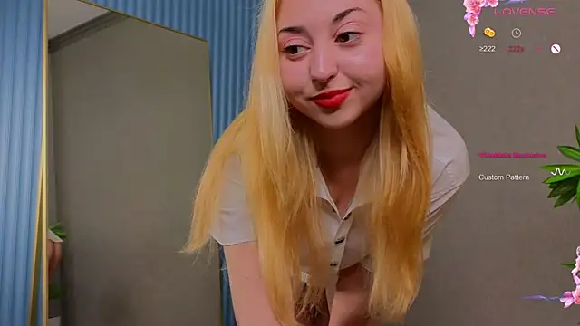 Snapshot of dreamhannah chatting on September 11, 7:58 pm dreamhannah online show from September 11, 7:58 pm
