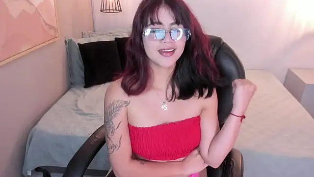 Julieth brown  online show from January 13, 8:13 pm