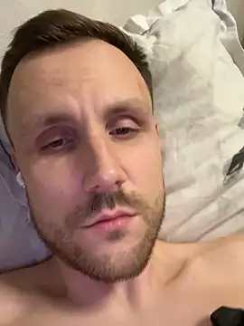 Snapshot of C8ETO4KA chatting on September 12, 10:17 pm C8ETO4KA online show from September 12, 10:17 pm