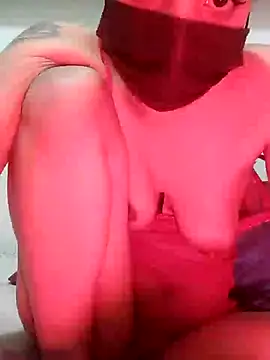 Snapshot of linalolo_12 chatting on October 7, 8:24 pm linalolo 12 online show from October 7, 8:24 pm
