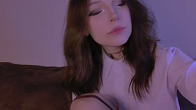 claire bennett online show from April 21, 2:51 am