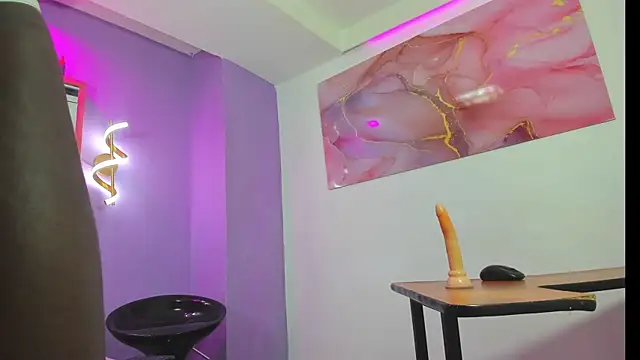 VICTORIAOBEY online show from September 12, 5:52 am