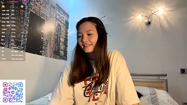 KiraVelvet online show from September 22, 2:43 am