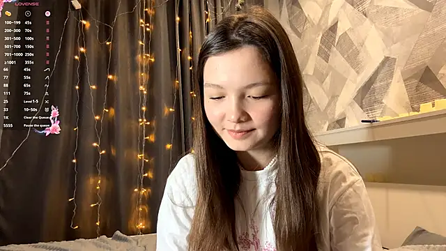 KiraVelvet online show from December 5, 11:11 am