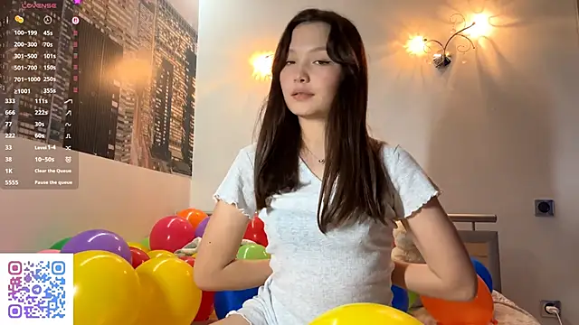 KiraVelvet online show from September 12, 9:40 am