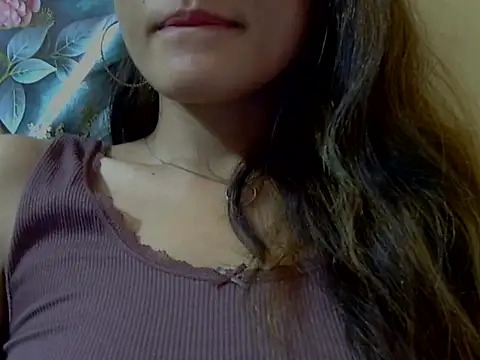 Snapshot of Amira90 chatting on September 10, 2:22 am Amira90 online show from September 10, 2:22 am