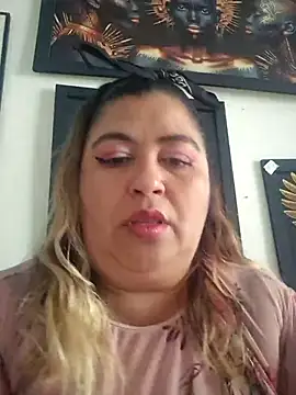 Snapshot of curvy_diva_ chatting on September 24, 12:26 pm curvy diva online show from September 24, 12:26 pm
