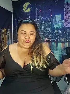 curvy diva  online show from April 5, 9:52 am