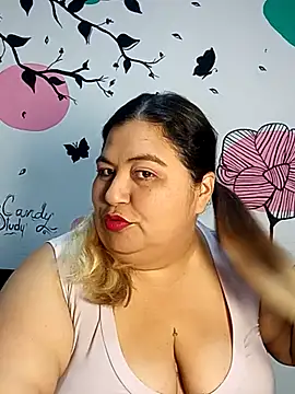Snapshot of curvy_diva_ chatting on October 14, 11:35 am curvy diva online show from October 14, 11:35 am