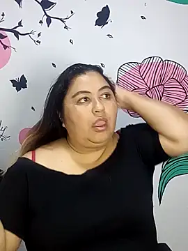 Snapshot of curvy_diva_ chatting on October 11, 11:25 am curvy diva online show from October 11, 11:25 am