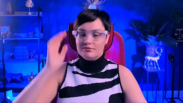 LauraDavidsons online show from January 15, 5:41 pm