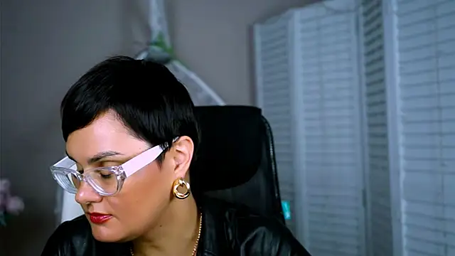 LauraDavidsons online show from October 22, 5:18 pm