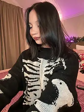 YourLittleDevil online show from December 21, 1:48 pm