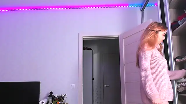 JanetShy online show from December 4, 7:21 am