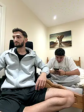 mixedcouplee69 online show from October 31, 6:34 pm