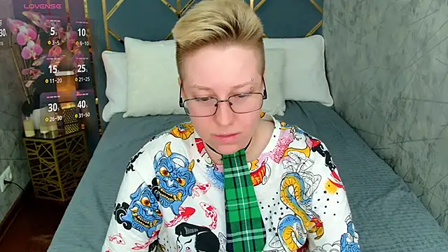 AlexandraGreen online show from September 18, 9:13 pm