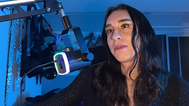 xoFrankie online show from April 6, 3:50 am