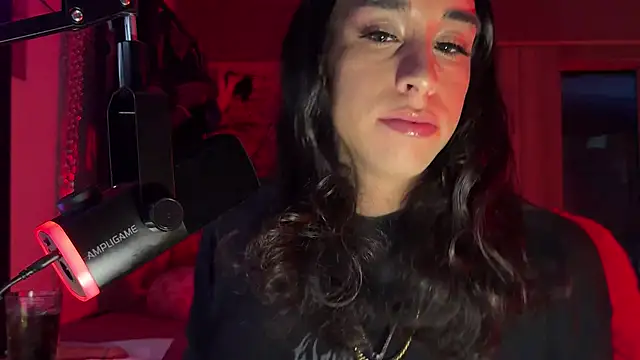 xoFrankie online show from April 17, 2:35 am