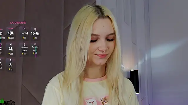 SaraHearts online show from November 21, 1:40 am