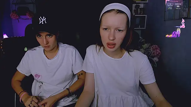 khloebeauty online show from September 12, 7:10 pm