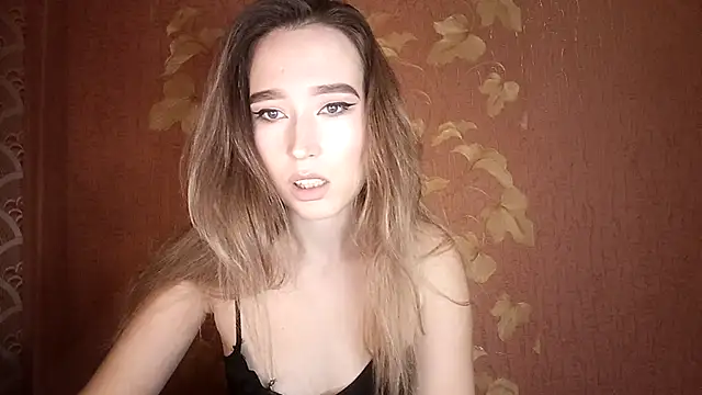 Snapshot of Awora_Wolf chatting on October 21, 8:35 pm Awora Wolf online show from October 21, 8:35 pm