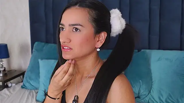 EmilyPrincy online show from December 16, 9:15 am